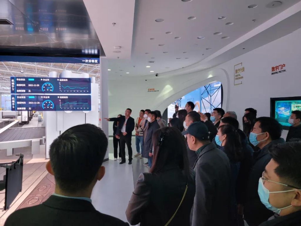 1637973420492014454.jpg 威海高新区党外代表人士综合能力提升培训班一行到访捷瑞数字