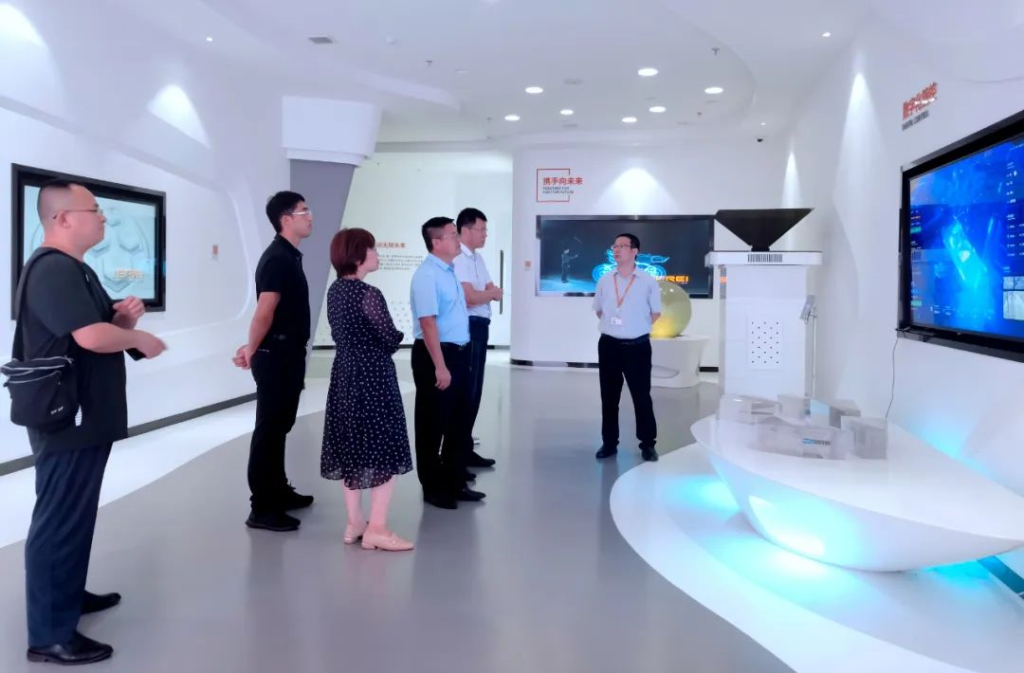 山东工商学院管理科学与工程学院领导一行到访捷瑞数字,开展调研座谈活动在