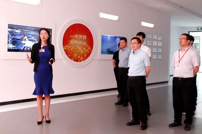 省委政研室、省工信厅领导一行到访捷瑞数字,开展新一代信息技术产业专题调研