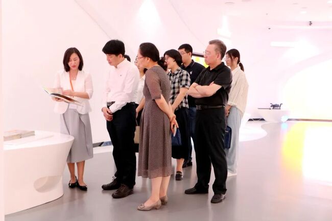 智慧数字圆·界别同心汇丨省政协委员活动工作室主任、机关党组成员李锋一行到捷瑞数字走访调研