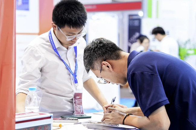 捷瑞数字携j9国际站官网入口云平台亮相北京工博会,以数字孪生工厂助力制造业数字化转型