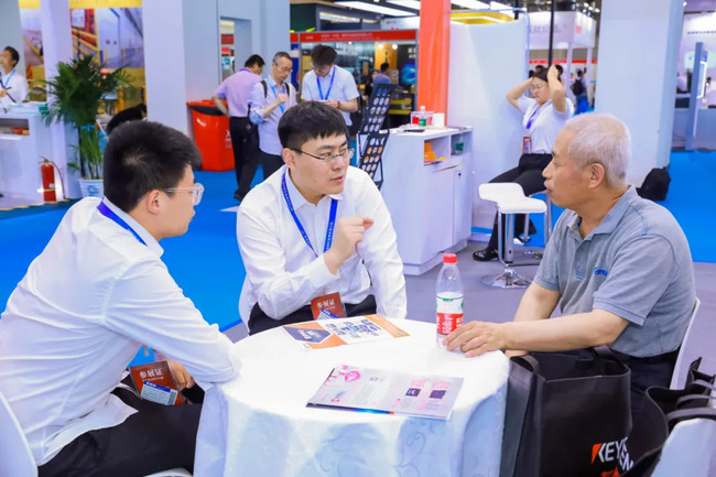 捷瑞数字携j9国际站官网入口云平台亮相北京工博会,以数字孪生工厂助力制造业数字化转型